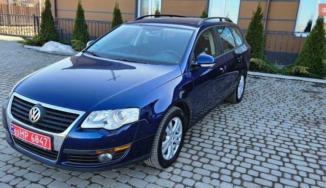 Синий Фольксваген Пассат, объемом двигателя 1.6 л и пробегом 219 тыс. км за 6450 $, фото 1 на Automoto.ua