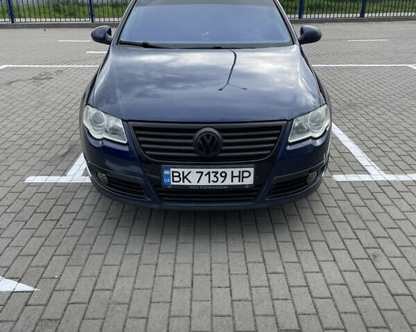 Синий Фольксваген Пассат, объемом двигателя 1.97 л и пробегом 390 тыс. км за 6100 $, фото 1 на Automoto.ua