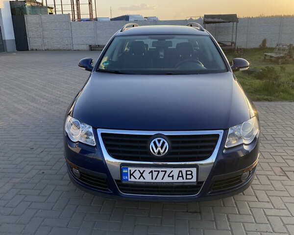 Синий Фольксваген Пассат, объемом двигателя 1.4 л и пробегом 200 тыс. км за 6500 $, фото 1 на Automoto.ua