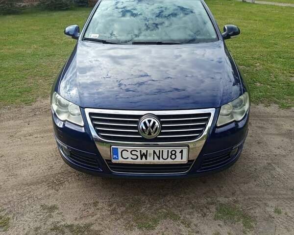 Синий Фольксваген Пассат, объемом двигателя 2 л и пробегом 320 тыс. км за 4000 $, фото 1 на Automoto.ua