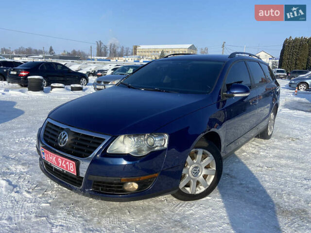 Синий Фольксваген Пассат, объемом двигателя 2 л и пробегом 242 тыс. км за 7100 $, фото 1 на Automoto.ua