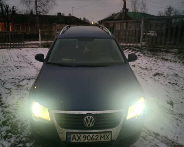 Синий Фольксваген Пассат, объемом двигателя 1.39 л и пробегом 320 тыс. км за 5900 $, фото 1 на Automoto.ua