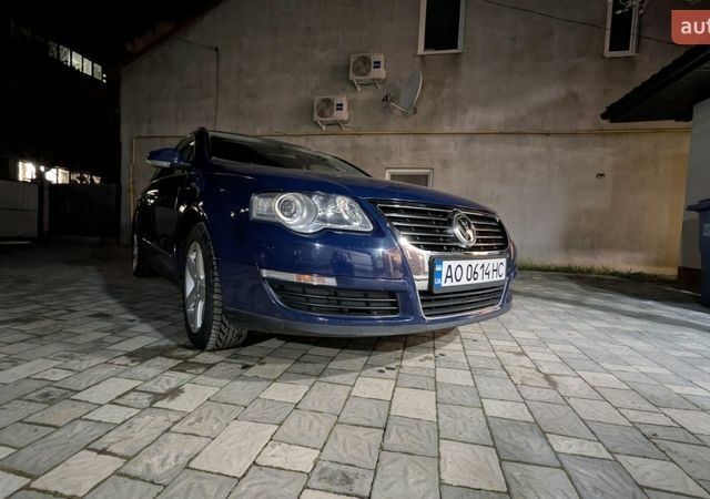 Синий Фольксваген Пассат, объемом двигателя 1.98 л и пробегом 288 тыс. км за 6900 $, фото 1 на Automoto.ua