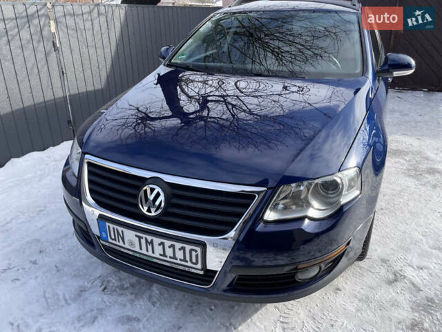 Синий Фольксваген Пассат, объемом двигателя 1.4 л и пробегом 248 тыс. км за 5999 $, фото 1 на Automoto.ua