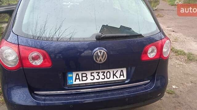 Синий Фольксваген Пассат, объемом двигателя 1.6 л и пробегом 249 тыс. км за 6200 $, фото 1 на Automoto.ua