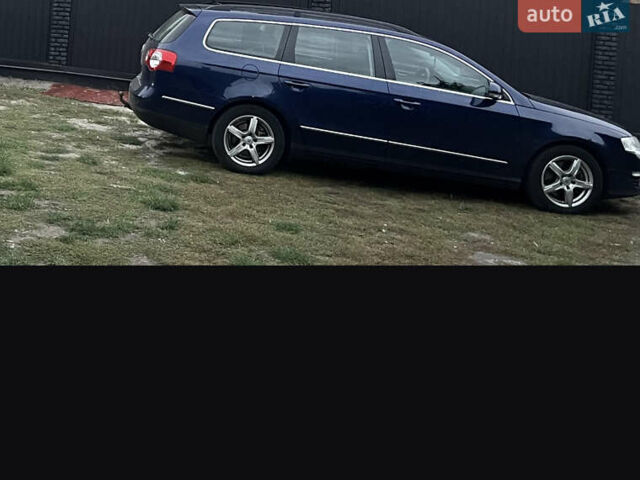 Синий Фольксваген Пассат, объемом двигателя 1.97 л и пробегом 299 тыс. км за 7450 $, фото 1 на Automoto.ua