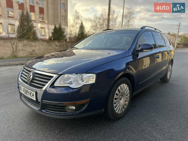 Синий Фольксваген Пассат, объемом двигателя 2 л и пробегом 260 тыс. км за 6990 $, фото 1 на Automoto.ua