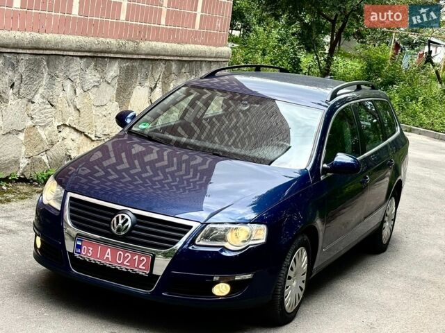 Синий Фольксваген Пассат, объемом двигателя 1.8 л и пробегом 220 тыс. км за 6600 $, фото 1 на Automoto.ua