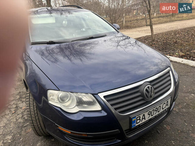 Синий Фольксваген Пассат, объемом двигателя 1.8 л и пробегом 287 тыс. км за 6500 $, фото 1 на Automoto.ua