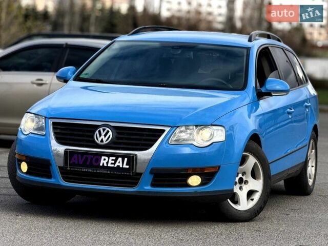 Синий Фольксваген Пассат, объемом двигателя 1.97 л и пробегом 400 тыс. км за 6700 $, фото 1 на Automoto.ua