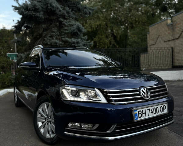 Синий Фольксваген Пассат, объемом двигателя 2 л и пробегом 294 тыс. км за 13000 $, фото 1 на Automoto.ua