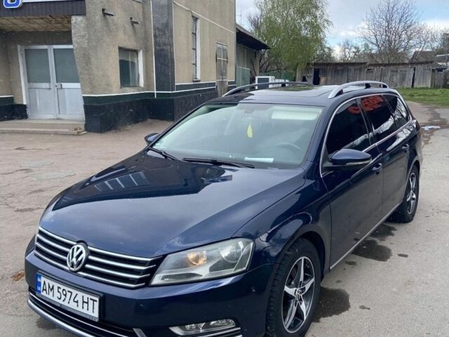 Синій Фольксваген Пассат, об'ємом двигуна 2 л та пробігом 270 тис. км за 11100 $, фото 1 на Automoto.ua