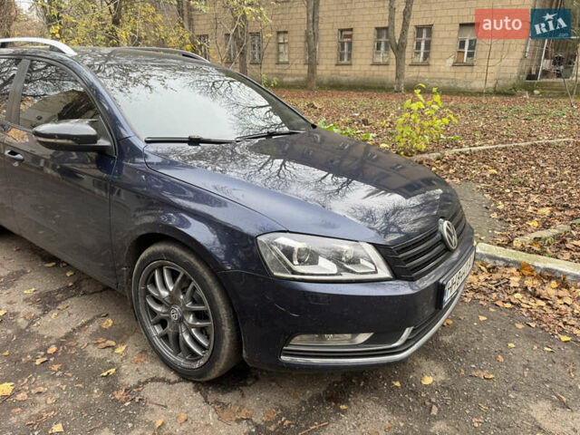 Синий Фольксваген Пассат, объемом двигателя 1.4 л и пробегом 352 тыс. км за 7500 $, фото 1 на Automoto.ua