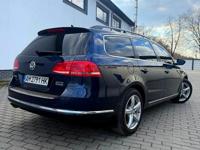 Синий Фольксваген Пассат, объемом двигателя 2 л и пробегом 306 тыс. км за 10000 $, фото 1 на Automoto.ua