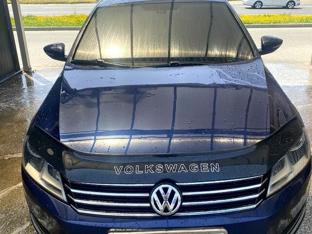 Синій Фольксваген Пассат, об'ємом двигуна 2 л та пробігом 265 тис. км за 9000 $, фото 1 на Automoto.ua