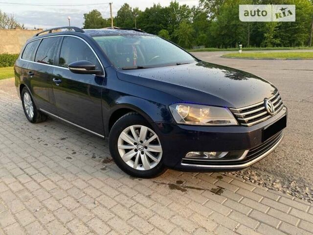 Синій Фольксваген Пассат, об'ємом двигуна 2 л та пробігом 247 тис. км за 9300 $, фото 1 на Automoto.ua