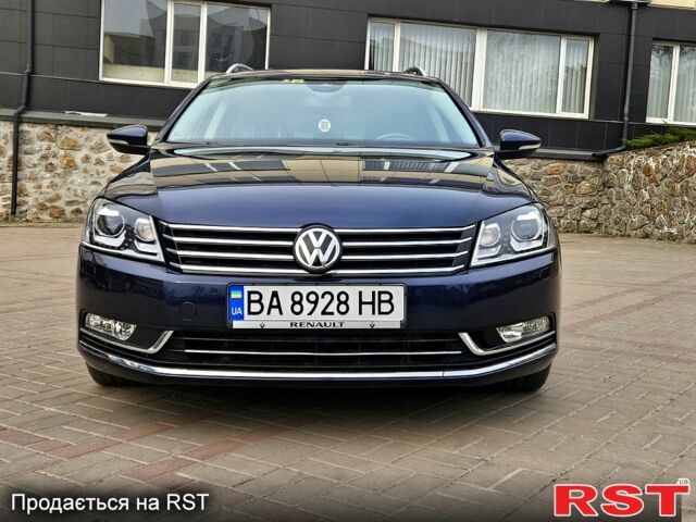 Синий Фольксваген Пассат, объемом двигателя 2 л и пробегом 223 тыс. км за 11000 $, фото 1 на Automoto.ua