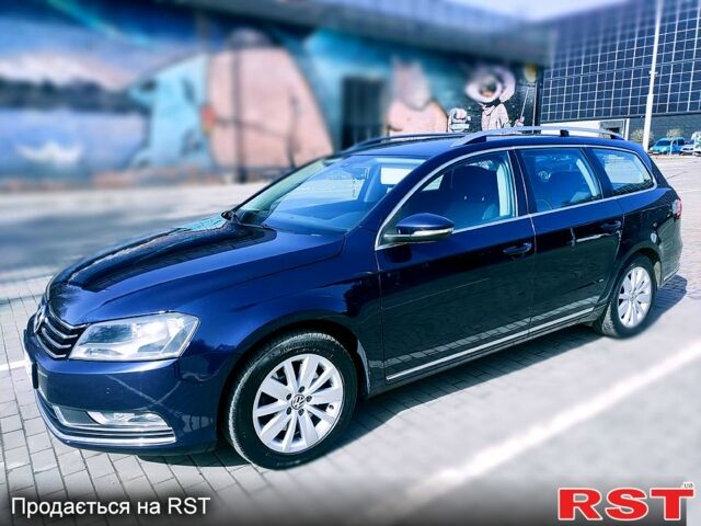 Синий Фольксваген Пассат, объемом двигателя 1.6 л и пробегом 269 тыс. км за 8900 $, фото 1 на Automoto.ua