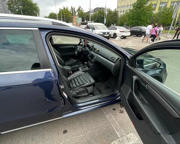 Синий Фольксваген Пассат, объемом двигателя 1.39 л и пробегом 319 тыс. км за 7200 $, фото 1 на Automoto.ua