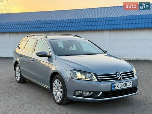 Синій Фольксваген Пассат, об'ємом двигуна 1.6 л та пробігом 238 тис. км за 8999 $, фото 1 на Automoto.ua