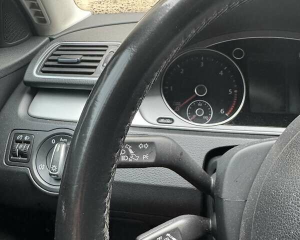 Синій Фольксваген Пассат, об'ємом двигуна 1.6 л та пробігом 240 тис. км за 9700 $, фото 1 на Automoto.ua