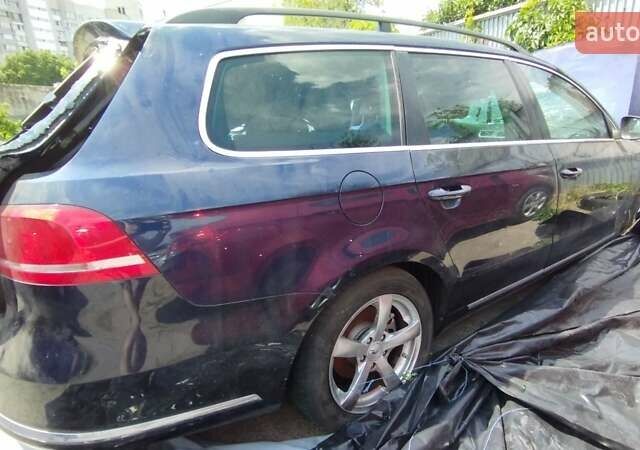 Синий Фольксваген Пассат, объемом двигателя 1.6 л и пробегом 220 тыс. км за 5800 $, фото 1 на Automoto.ua