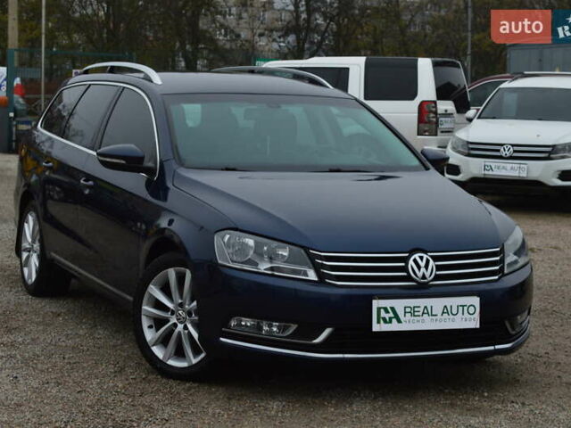 Синий Фольксваген Пассат, объемом двигателя 1.6 л и пробегом 248 тыс. км за 7800 $, фото 1 на Automoto.ua