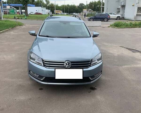 Синий Фольксваген Пассат, объемом двигателя 2 л и пробегом 265 тыс. км за 11600 $, фото 1 на Automoto.ua