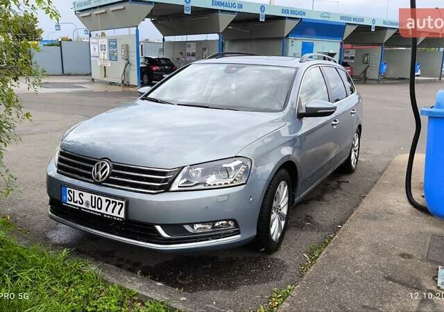 Синий Фольксваген Пассат, объемом двигателя 2 л и пробегом 185 тыс. км за 16000 $, фото 1 на Automoto.ua