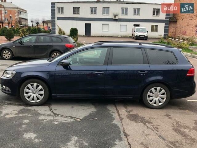 Синий Фольксваген Пассат, объемом двигателя 1.6 л и пробегом 301 тыс. км за 11000 $, фото 1 на Automoto.ua