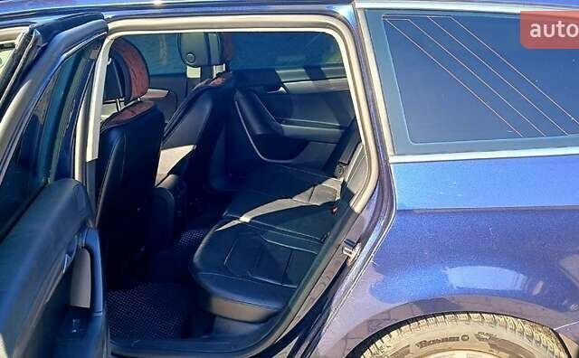 Синій Фольксваген Пассат, об'ємом двигуна 2 л та пробігом 271 тис. км за 13200 $, фото 1 на Automoto.ua