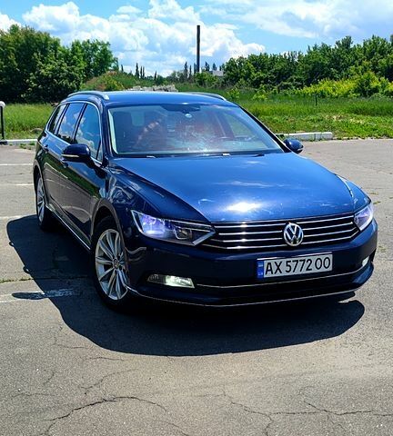 Синий Фольксваген Пассат, объемом двигателя 1.6 л и пробегом 224 тыс. км за 11000 $, фото 1 на Automoto.ua