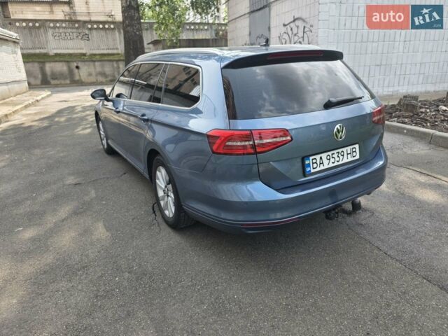 Синий Фольксваген Пассат, объемом двигателя 1.6 л и пробегом 270 тыс. км за 12100 $, фото 1 на Automoto.ua