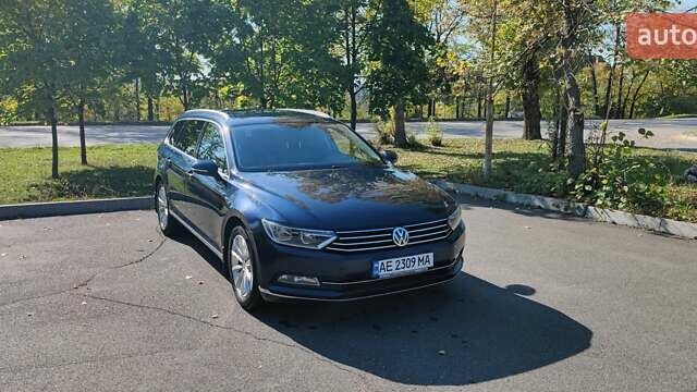 Синий Фольксваген Пассат, объемом двигателя 2 л и пробегом 312 тыс. км за 14500 $, фото 1 на Automoto.ua