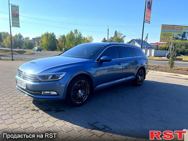 Синий Фольксваген Пассат, объемом двигателя 1.6 л и пробегом 213 тыс. км за 12800 $, фото 1 на Automoto.ua