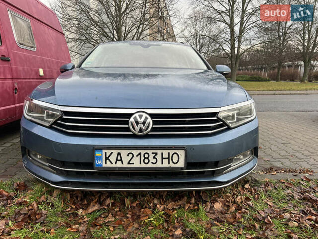 Синий Фольксваген Пассат, объемом двигателя 1.6 л и пробегом 315 тыс. км за 11700 $, фото 1 на Automoto.ua