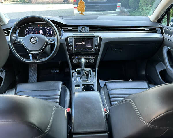 Синий Фольксваген Пассат, объемом двигателя 1.97 л и пробегом 215 тыс. км за 19477 $, фото 1 на Automoto.ua