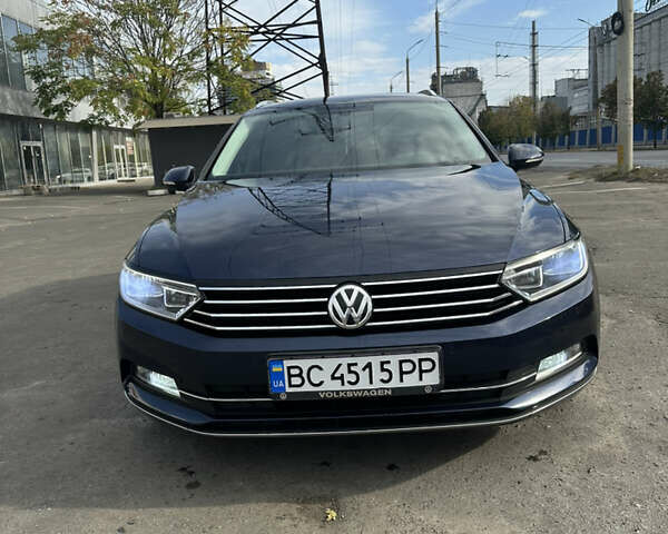 Синий Фольксваген Пассат, объемом двигателя 1.6 л и пробегом 240 тыс. км за 14500 $, фото 1 на Automoto.ua