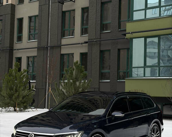 Синий Фольксваген Пассат, объемом двигателя 1.97 л и пробегом 317 тыс. км за 14450 $, фото 1 на Automoto.ua