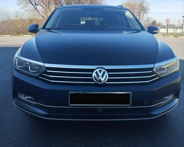 Синий Фольксваген Пассат, объемом двигателя 1.97 л и пробегом 268 тыс. км за 15200 $, фото 1 на Automoto.ua