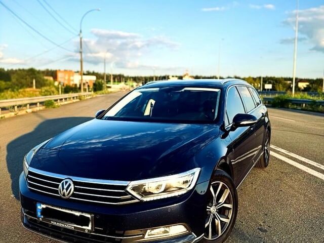 Синий Фольксваген Пассат, объемом двигателя 2 л и пробегом 290 тыс. км за 18500 $, фото 1 на Automoto.ua