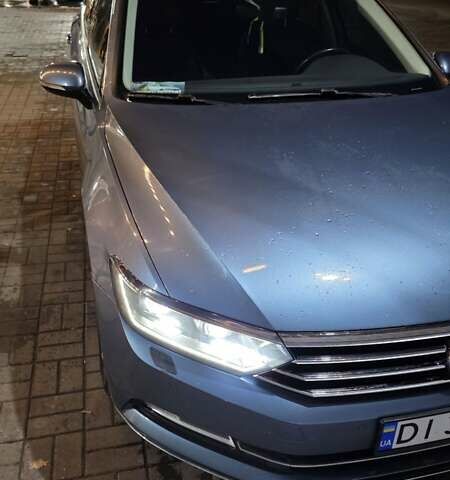 Синий Фольксваген Пассат, объемом двигателя 1.97 л и пробегом 300 тыс. км за 18500 $, фото 1 на Automoto.ua