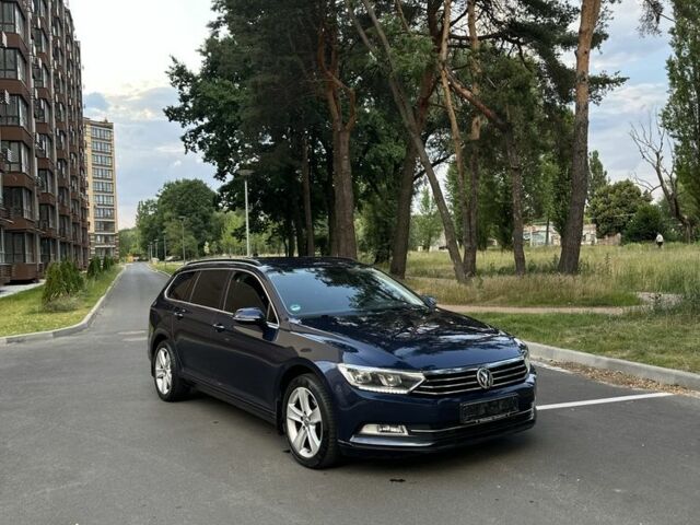 Синий Фольксваген Пассат, объемом двигателя 1.6 л и пробегом 220 тыс. км за 14500 $, фото 1 на Automoto.ua