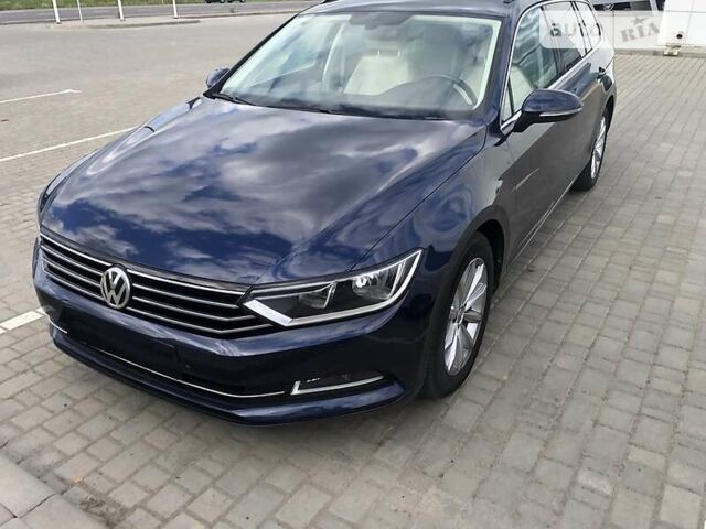 Синий Фольксваген Пассат, объемом двигателя 2 л и пробегом 220 тыс. км за 15000 $, фото 1 на Automoto.ua