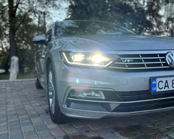 Синий Фольксваген Пассат, объемом двигателя 1.9 л и пробегом 285 тыс. км за 21288 $, фото 1 на Automoto.ua