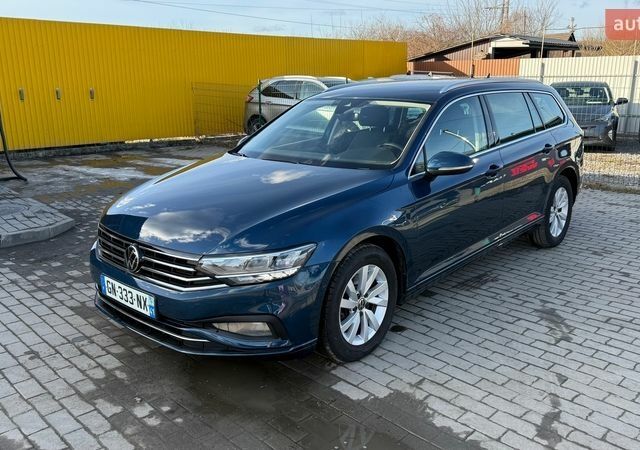 Синій Фольксваген Пассат, об'ємом двигуна 2 л та пробігом 204 тис. км за 19400 $, фото 1 на Automoto.ua