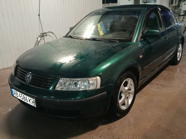 Зеленый Фольксваген Пассат, объемом двигателя 1.8 л и пробегом 470 тыс. км за 3300 $, фото 1 на Automoto.ua