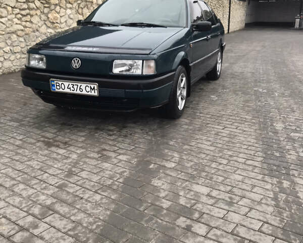 Зеленый Фольксваген Пассат, объемом двигателя 1.8 л и пробегом 278 тыс. км за 3300 $, фото 1 на Automoto.ua