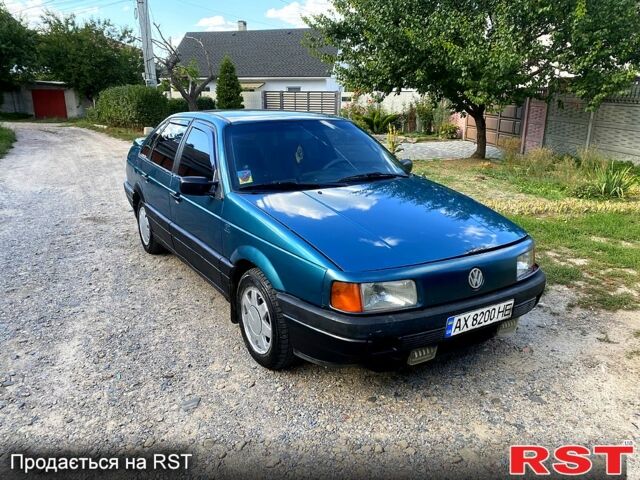 Зеленый Фольксваген Пассат, объемом двигателя 1.8 л и пробегом 200 тыс. км за 1700 $, фото 1 на Automoto.ua