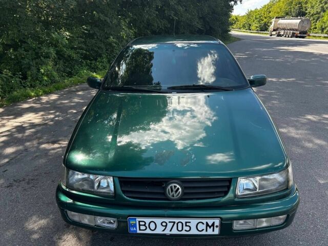 Зелений Фольксваген Пассат, об'ємом двигуна 2 л та пробігом 480 тис. км за 1400 $, фото 1 на Automoto.ua